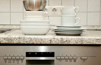 17 asja, mida ei tohiks nõudepesumasinas pesta